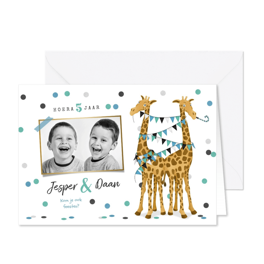 Tweeling kinderfeestje giraf feest confetti slingers - Kaartimpressie