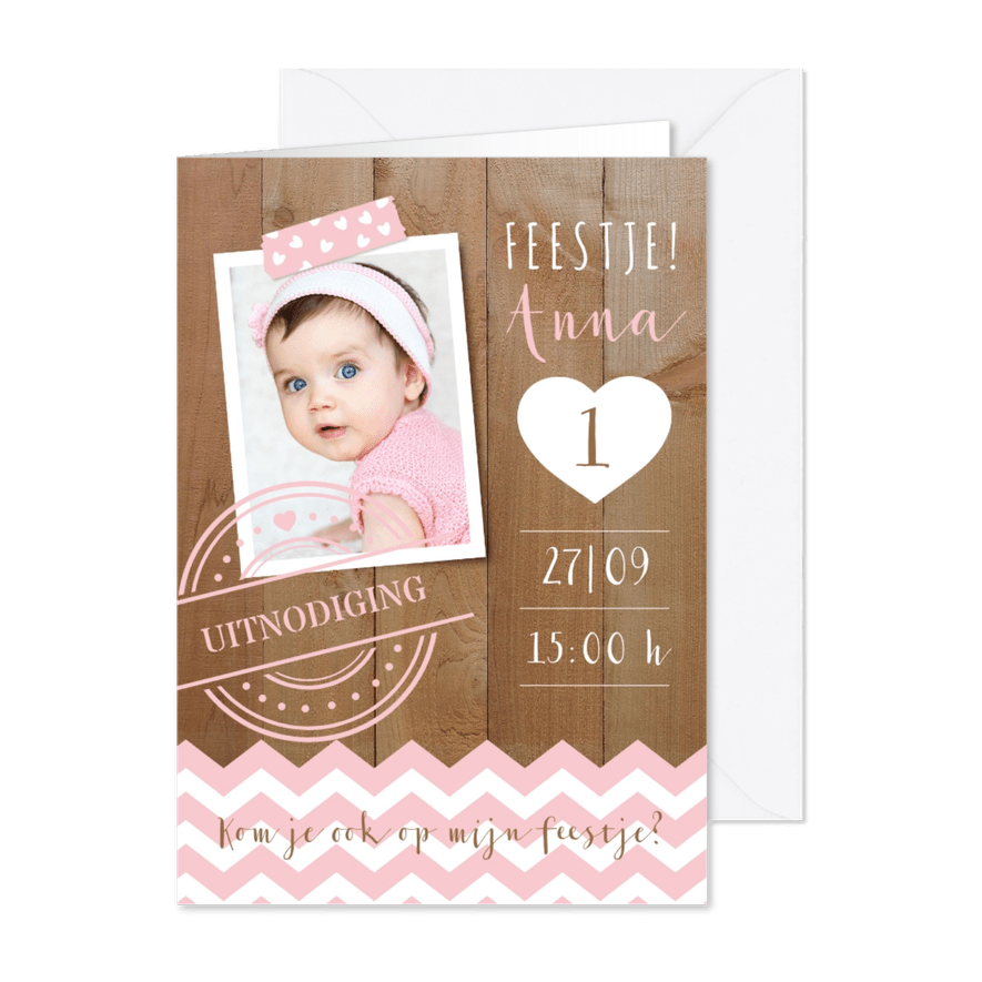 Uitnodiging 1de verjaardag foto, hout & hartje - Kaartimpressie