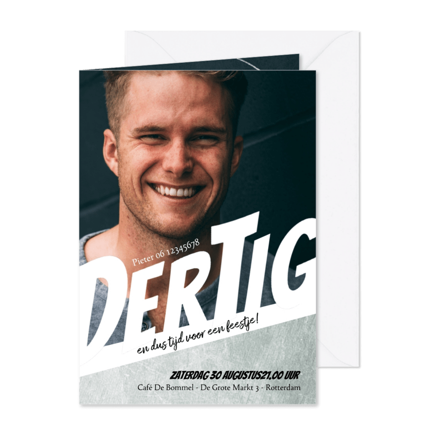 Uitnodiging 30ste verjaardag met foto en speelse typografie - Kaartimpressie