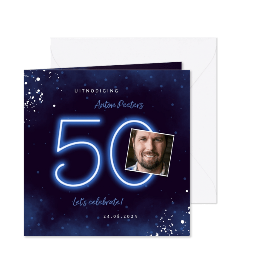 Uitnodiging 50 jaar man neon rook spetters - Kaartimpressie