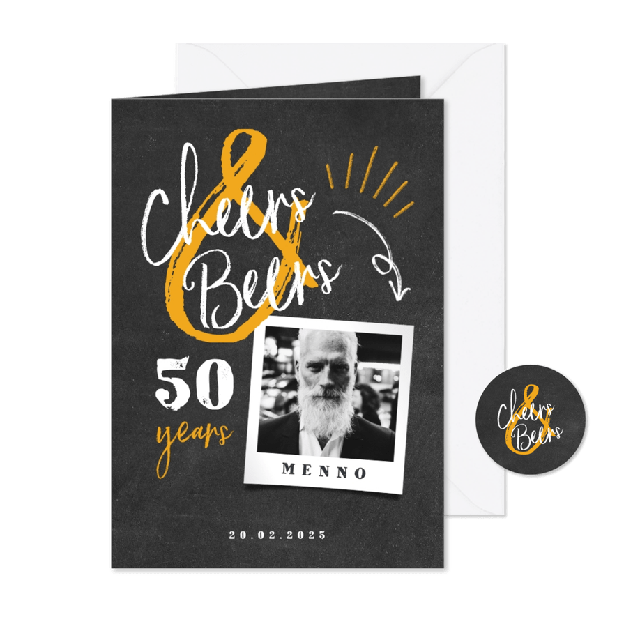 Uitnodiging 'cheers & beers' krijtbord met foto - Kaartimpressie