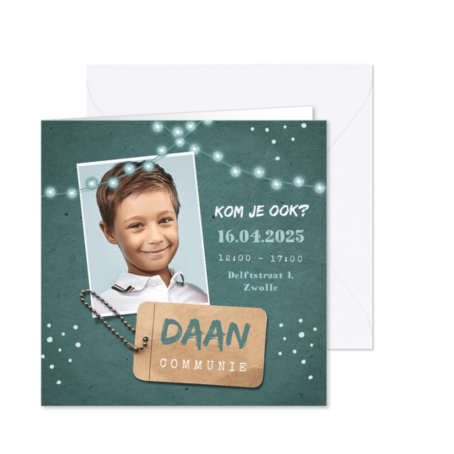 Uitnodiging communie jongen stoer label lampjes slinger - Kaartimpressie