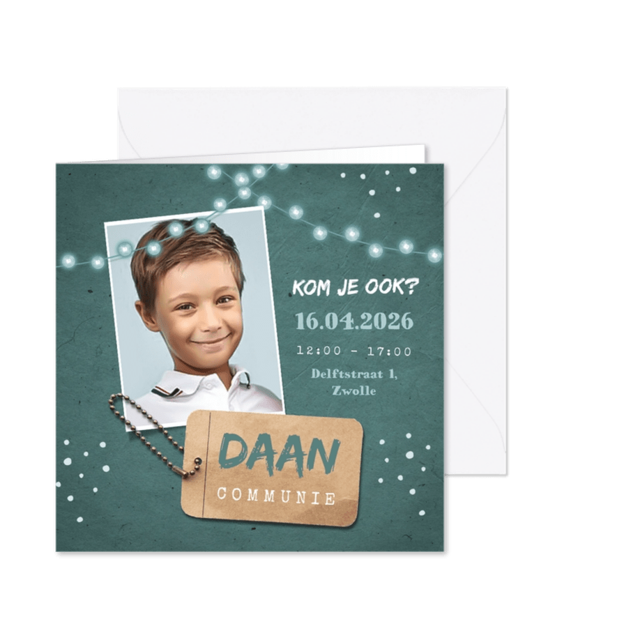 Uitnodiging communie jongen stoer label lampjes slinger - Kaartimpressie