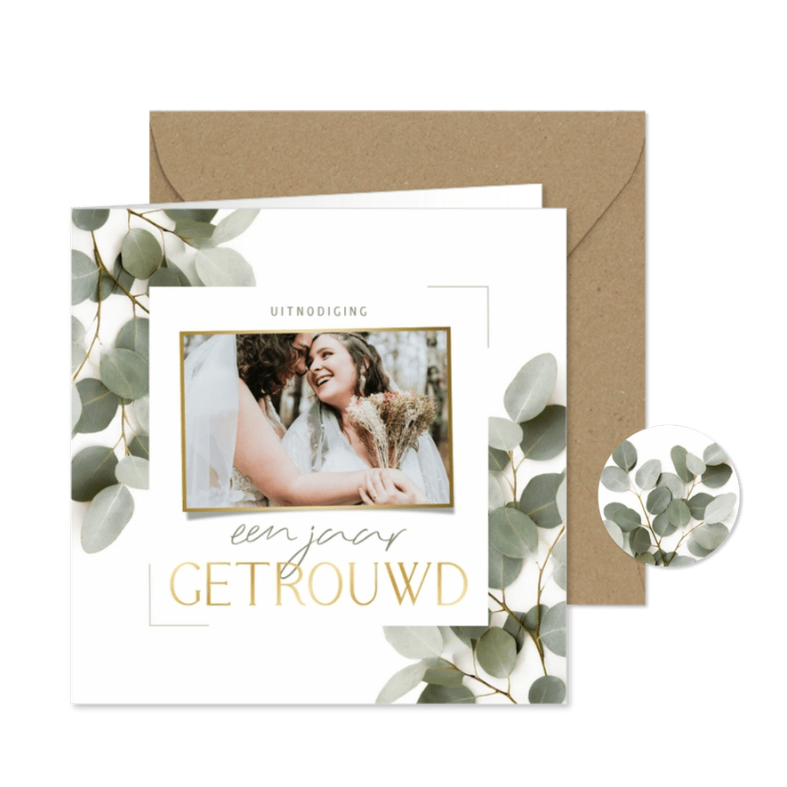 Uitnodiging een jaar getrouwd met eucalyptus en foto - Kaartimpressie