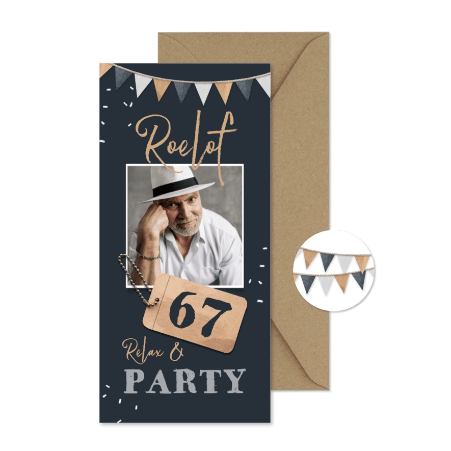Uitnodiging feestje slingers pensioen foto kraft label - Kaartimpressie