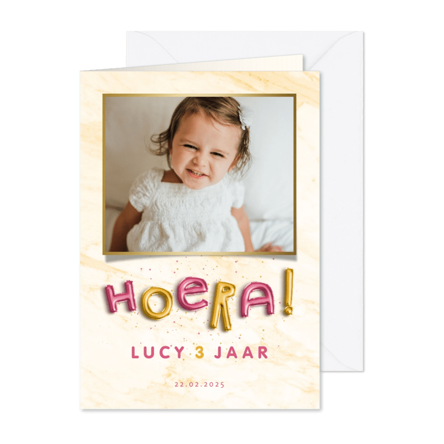 Uitnodiging folieballonnen aanpasbaar 'hoera' roze/goud - Kaartimpressie