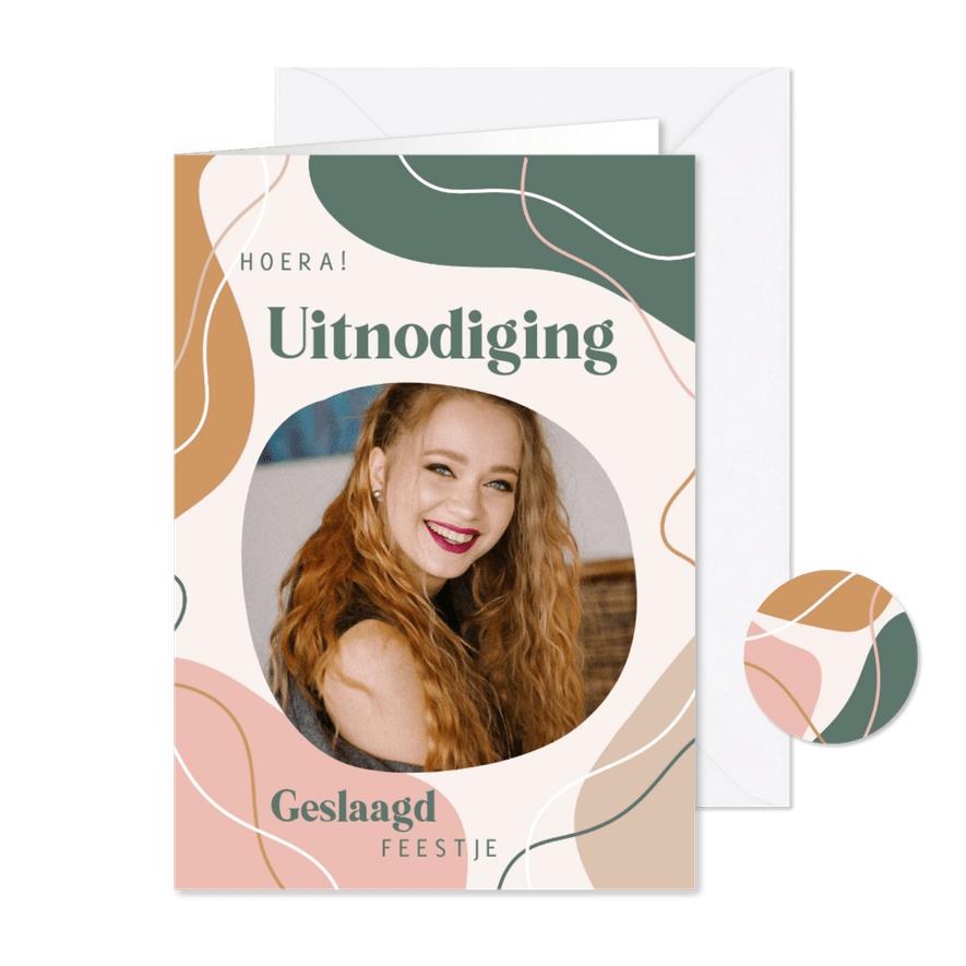 Uitnodiging geslaagdfeestje abstract met lijnen en foto  - Kaartimpressie