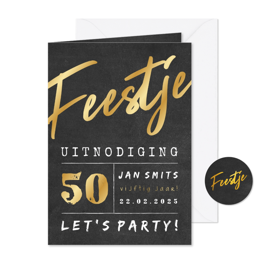Uitnodiging gouden 'feestje' krijtbord met leeftijd - Kaartimpressie