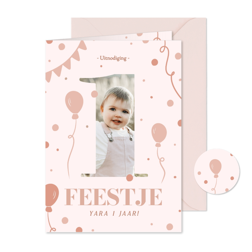 Uitnodiging kind eerste verjaardag roze met foto - Kaartimpressie