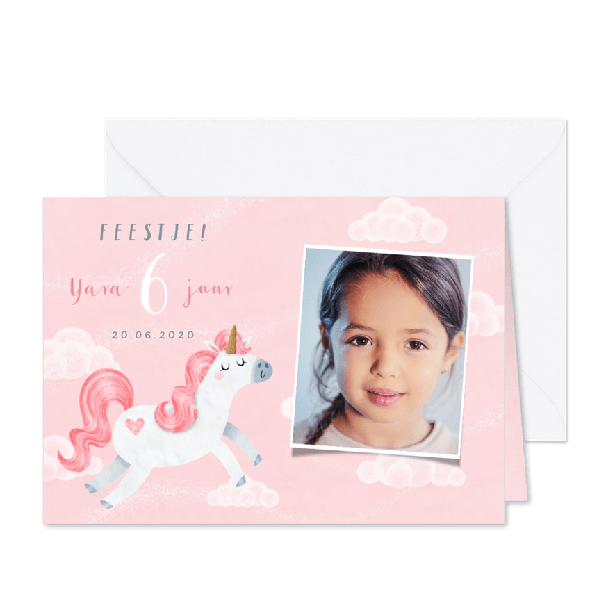Uitnodiging kinderfeestje eenhoorn meisje wolkjes foto - Kaartimpressie
