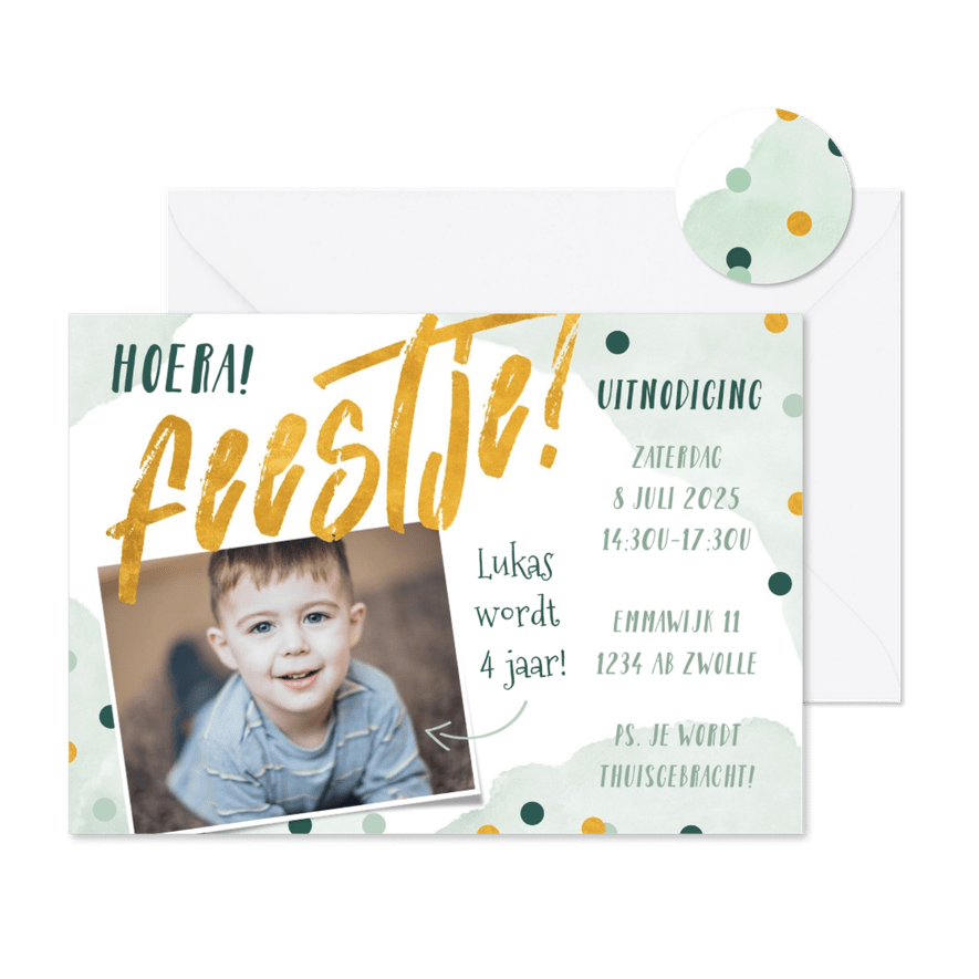 Uitnodiging kinderfeestje groen met confetti en waterverf - Kaartimpressie