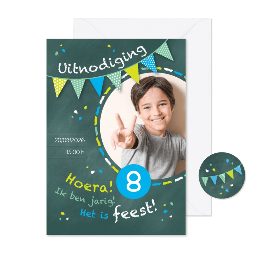 Uitnodiging kinderfeestje kriijtbord blauw - Kaartimpressie