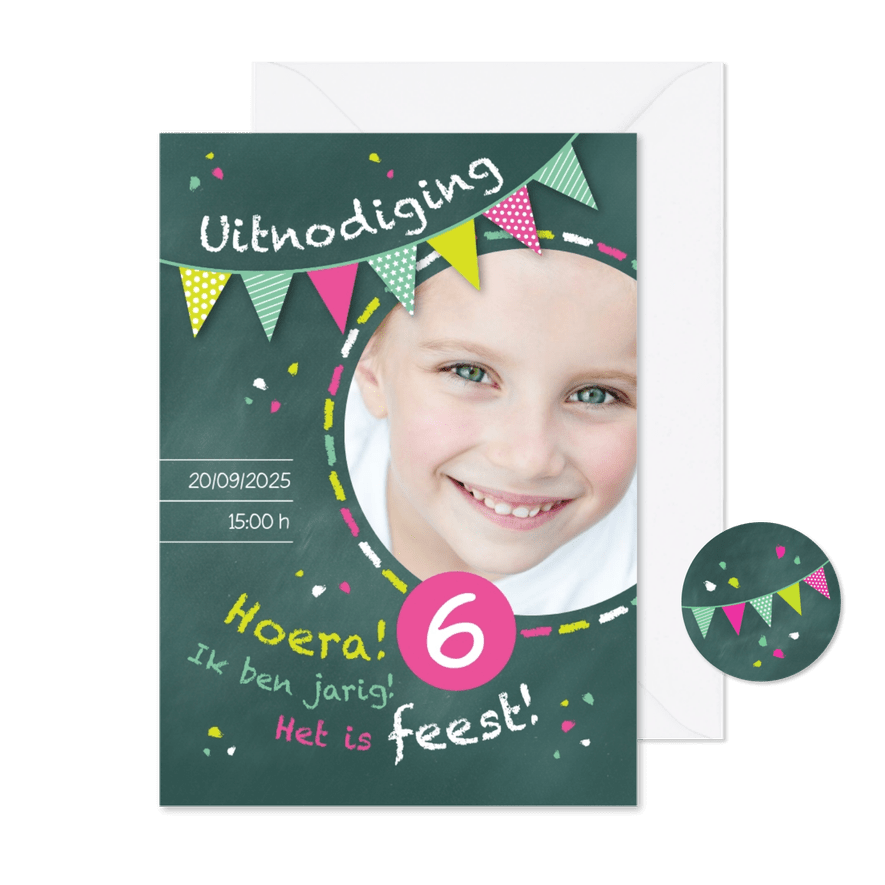 Uitnodiging kinderfeestje kriijtbord roze - Kaartimpressie