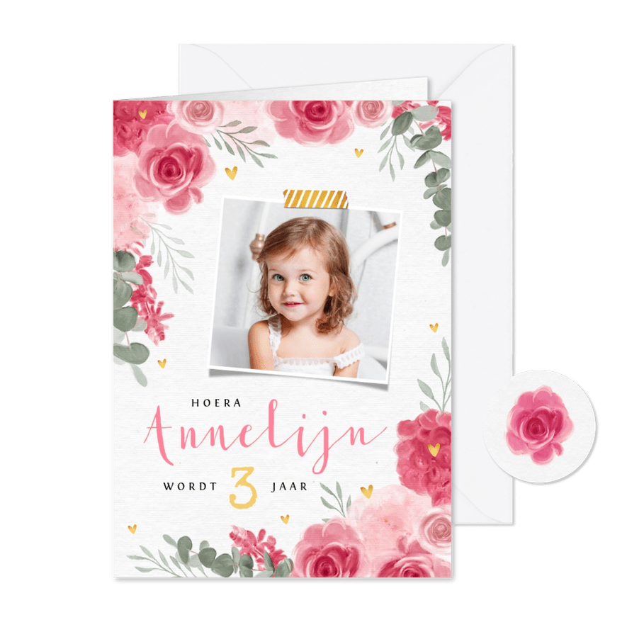 Uitnodiging kinderfeestje meisje bloemen hartjes goud - Kaartimpressie