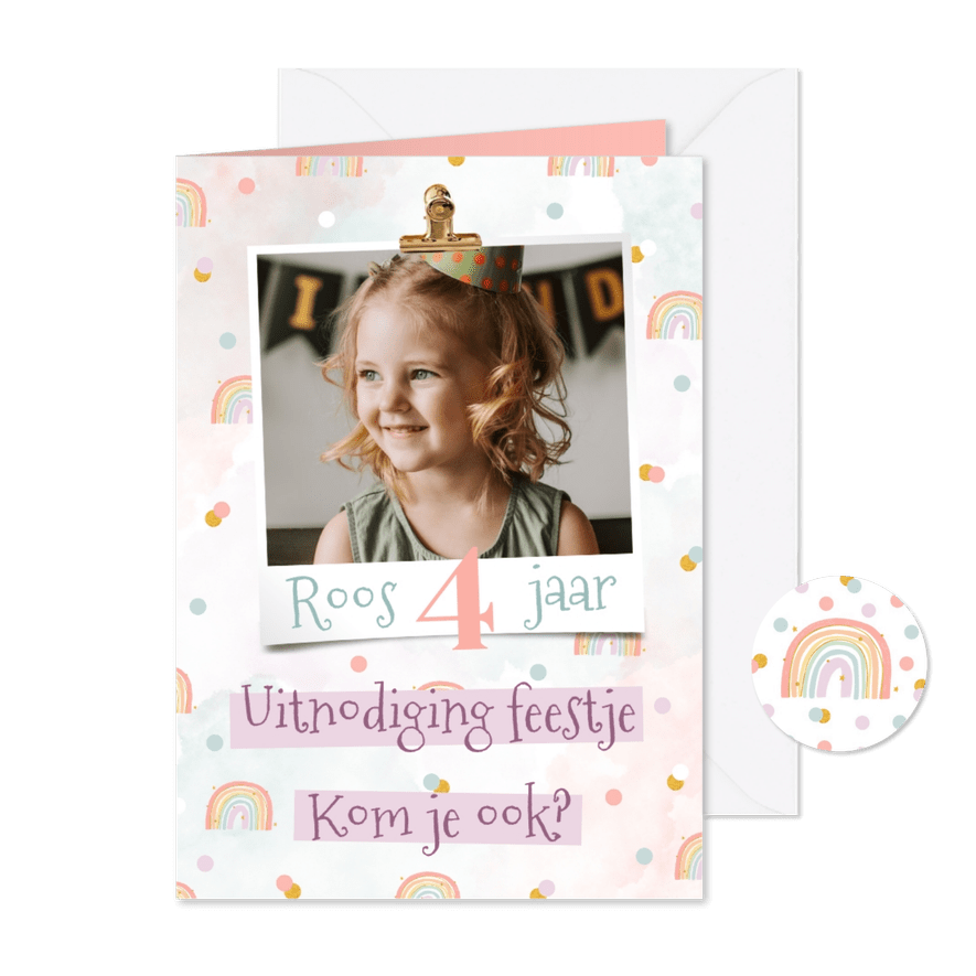 Uitnodiging kinderfeestje met regenboogjes en foto - Kaartimpressie