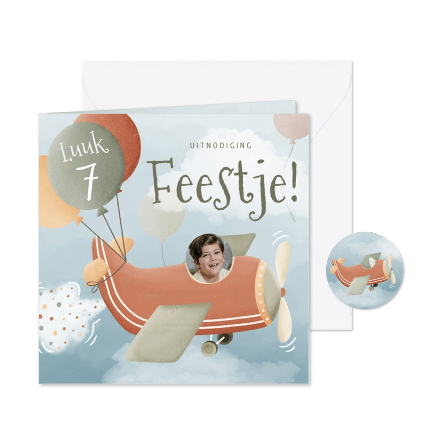 Uitnodiging kinderfeestje met vliegtuig en foto - Kaartimpressie