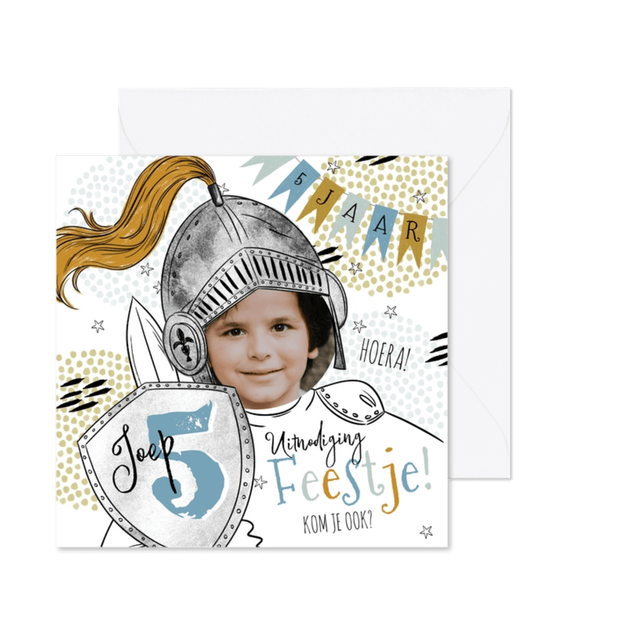 Uitnodiging kinderfeestje ridder foto schild vlaggen zwaard - Kaartimpressie