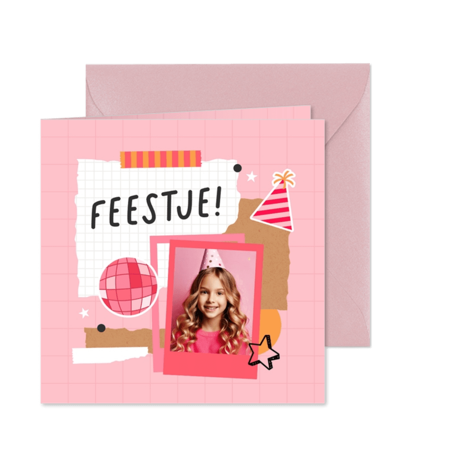 Uitnodiging kinderfeestje scrapbook stijl roze stickers - Kaartimpressie