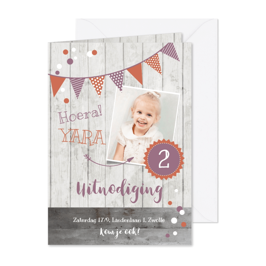 Uitnodiging kinderverjaardag roze foto, slinger en confetti - Kaartimpressie