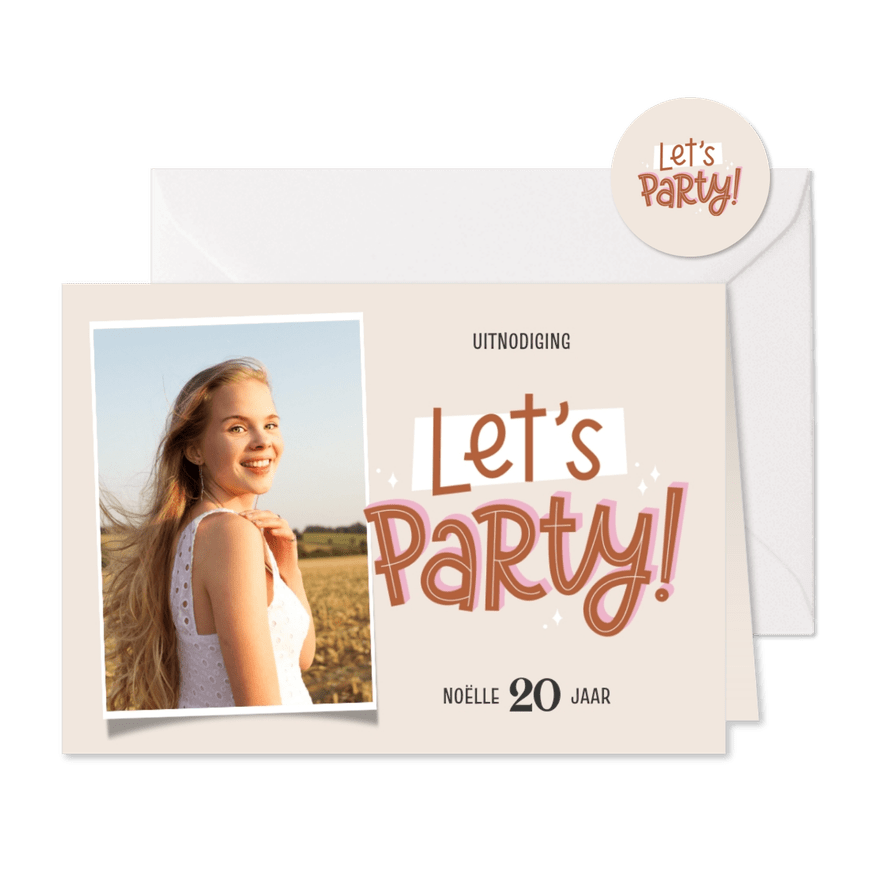 Uitnodiging let's party typografie met foto - Kaartimpressie