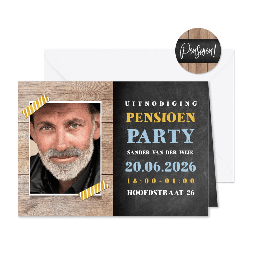 Uitnodiging pensioen feest met hout, krijtbord en foto - Kaartimpressie