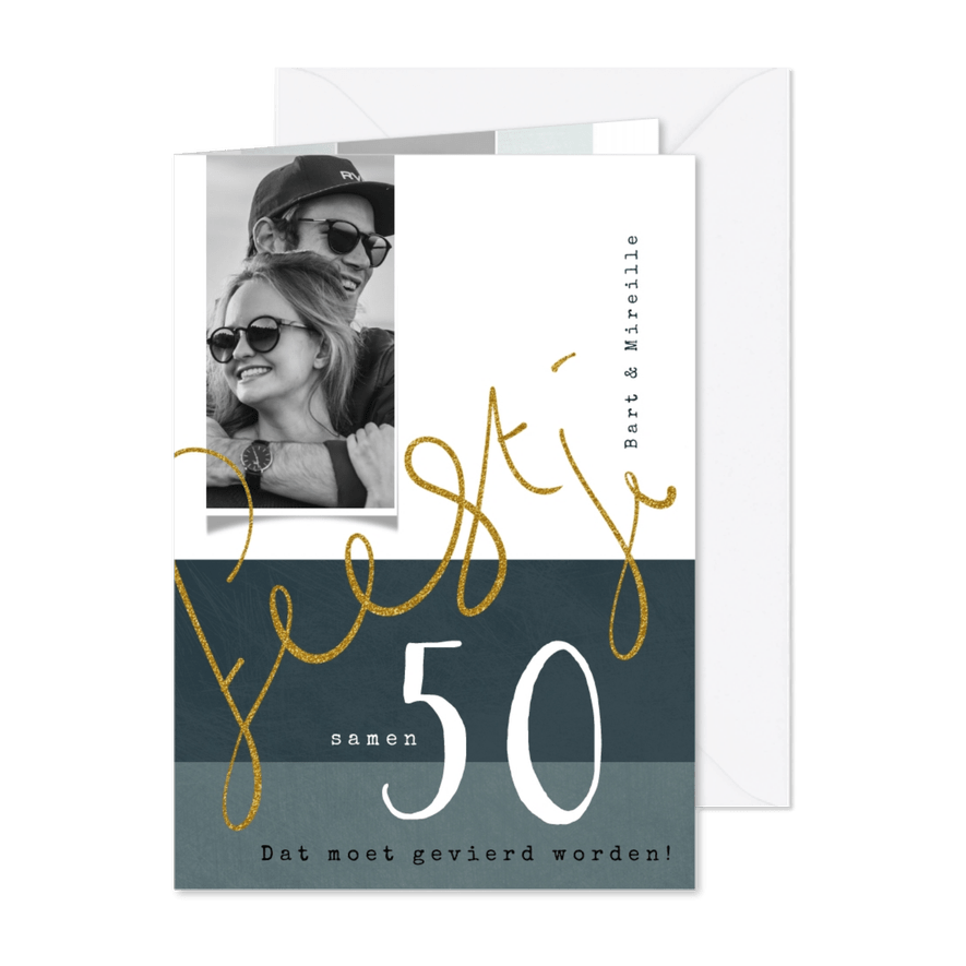 Uitnodiging samen 50, goudkleurig geschreven tekst feestje - Kaartimpressie