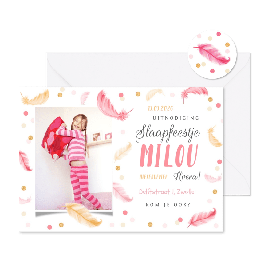 Uitnodiging slaapfeestje fotokaart veertjes confetti meisje - Kaartimpressie