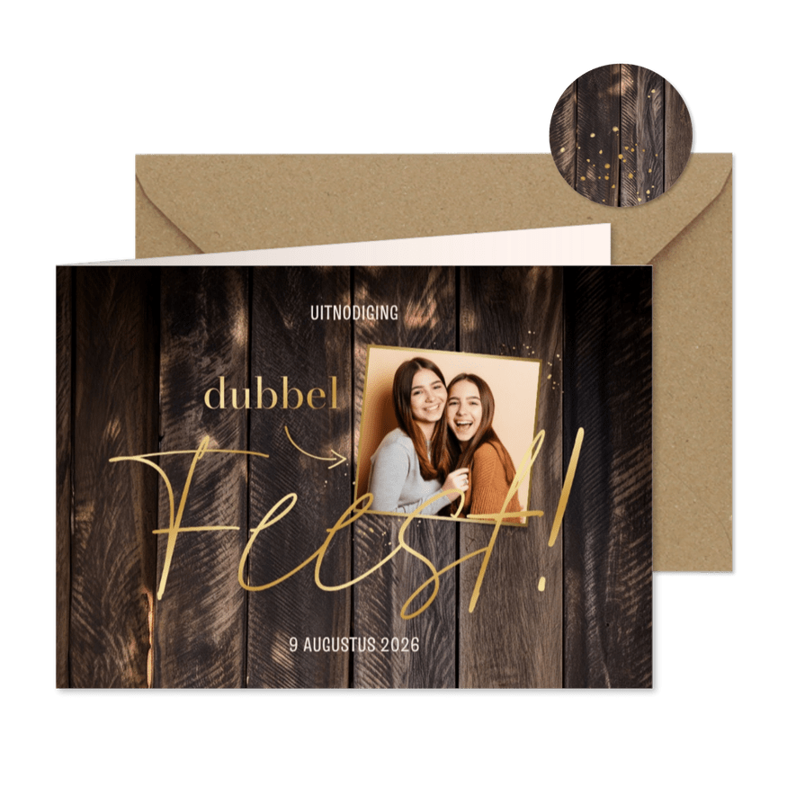 Uitnodiging verjaardag dubbel feest foto houtlook - Kaartimpressie