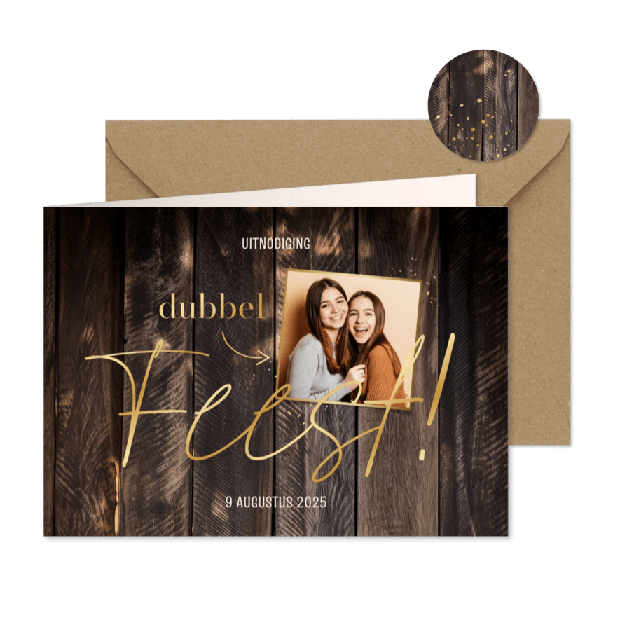 Uitnodiging verjaardag dubbel feest foto houtlook - Kaartimpressie