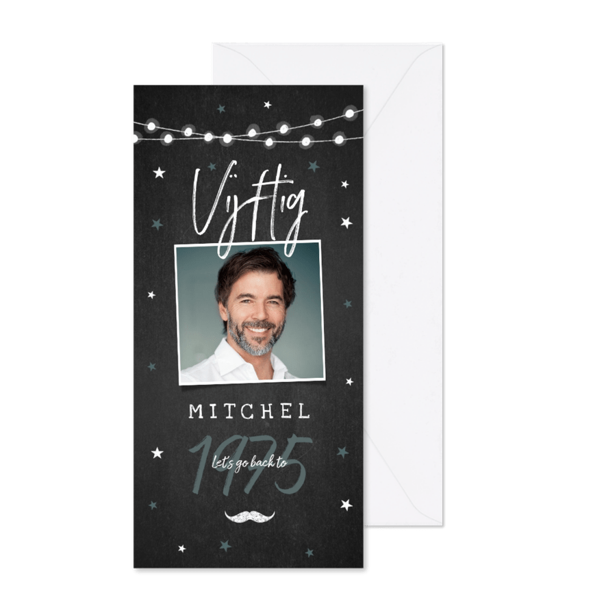 Uitnodiging verjaardag krijtbord vijftig foto sterretjes - Kaartimpressie