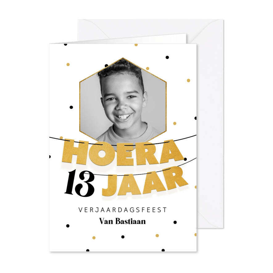 Uitnodiging verjaardag slingers goud confetti foto - Kaartimpressie