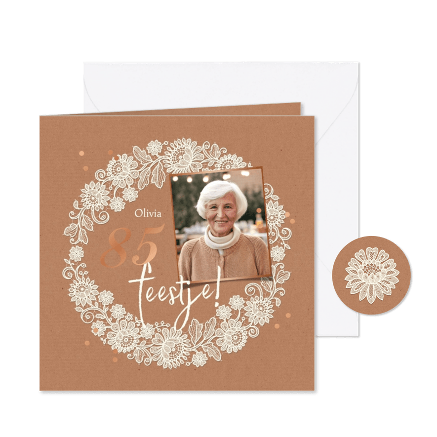 Uitnodiging verjaardagsfeest vrouw vintage kant kraft foto - Kaartimpressie