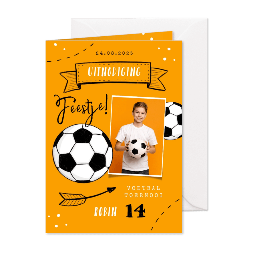 Uitnodiging voetbal verjaardag tiener oranje foto doodle - Kaartimpressie