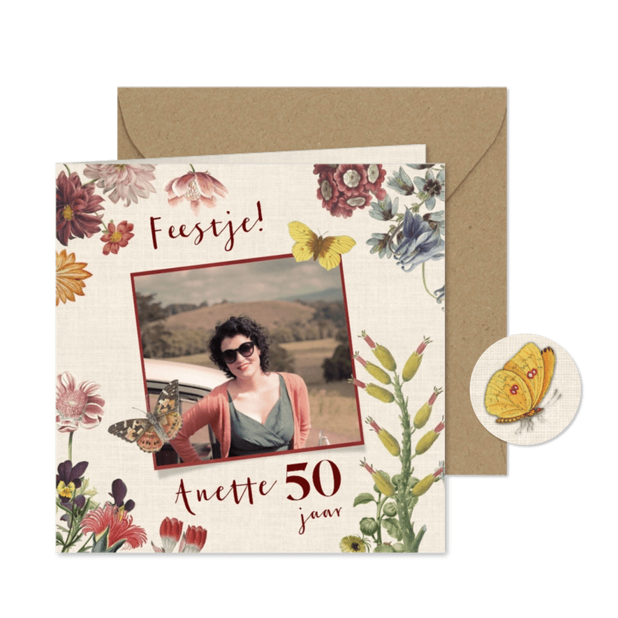 uitnodigingskaart met vintage bloemen in foto - Kaartimpressie