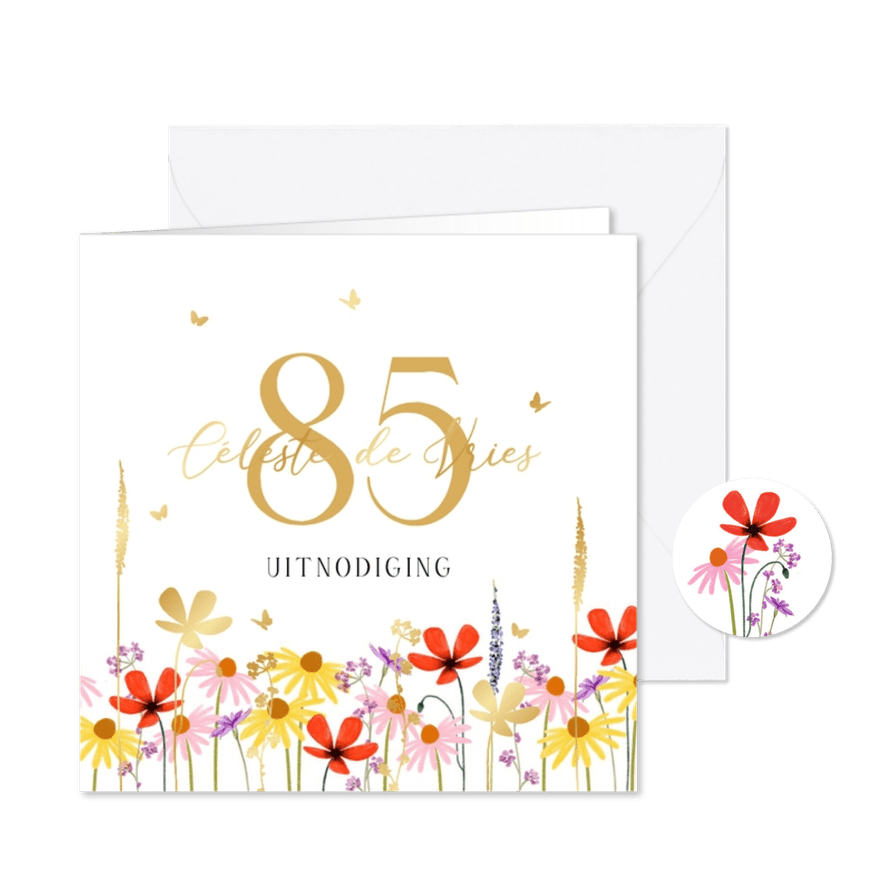 Uitnodigingskaart verjaardag 80 veldbloemen goud vlinders - Kaartimpressie