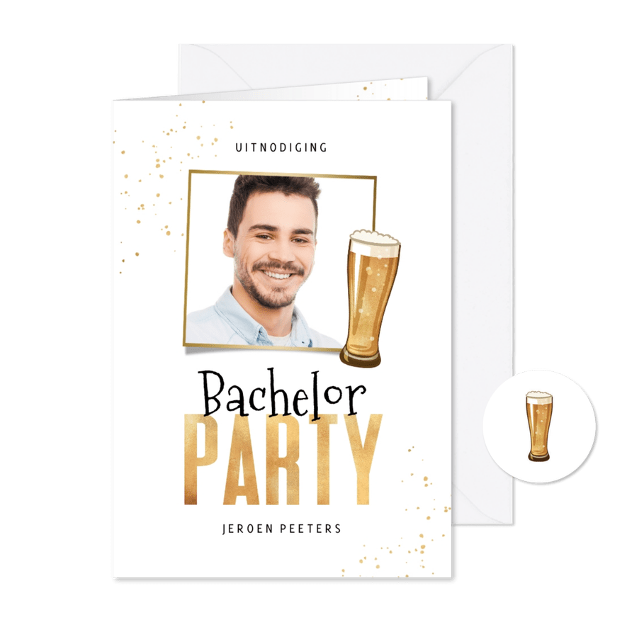 Uitnodigingskaart vrijgezellenfeest man bier strikje foto - Kaartimpressie