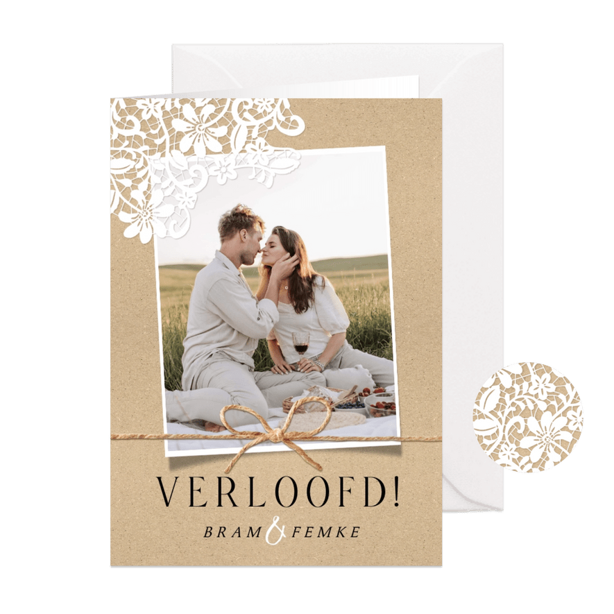 Verlovingskaart stijlvol vintage kraft met kant strik - Kaartimpressie