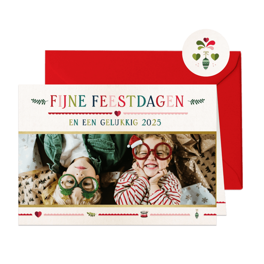 Vintage look kerstkaart met eigen foto en gekleurde letters - Kaartimpressie