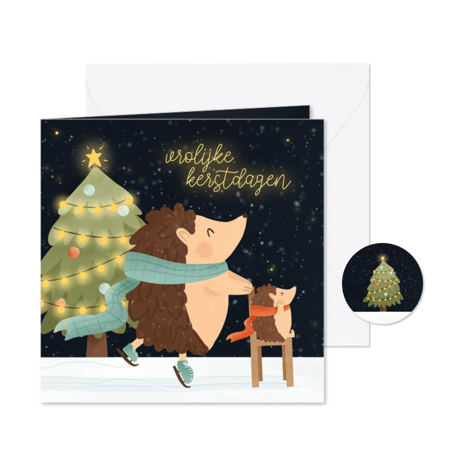 Vrolijk kerstkaartje met schaatsende egeltjes kerstboom - Kaartimpressie