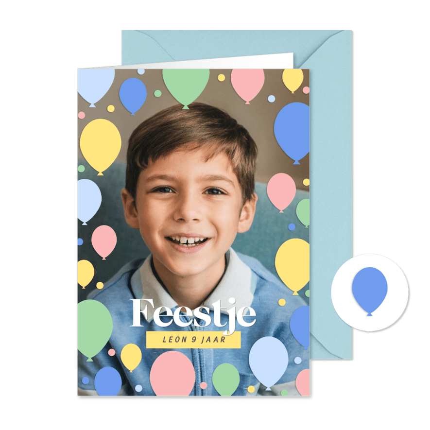 Vrolijke fotokaart kinderfeestje met ballonnen kader - Kaartimpressie