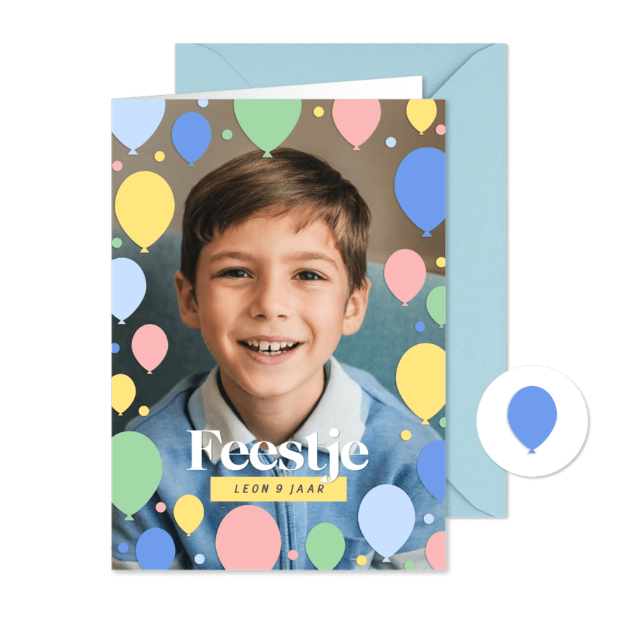 Vrolijke fotokaart kinderfeestje met ballonnen kader - Kaartimpressie