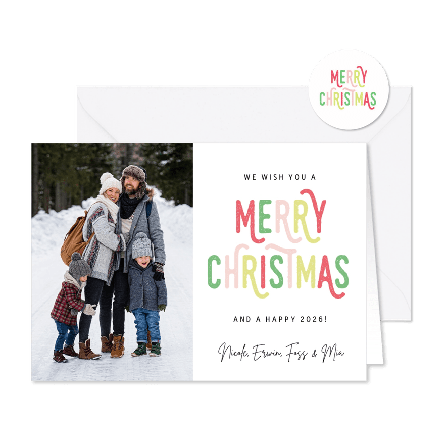 Vrolijke kerstkaart met gekleurde letters en eigen foto - Kaartimpressie