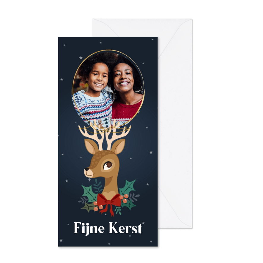 Vrolijke kerstkaart met rendier foto en kerstversiering - Kaartimpressie