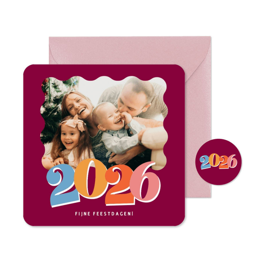 Vrolijke paarse foto kerstkaart met gekleurd jaartal - Kaartimpressie