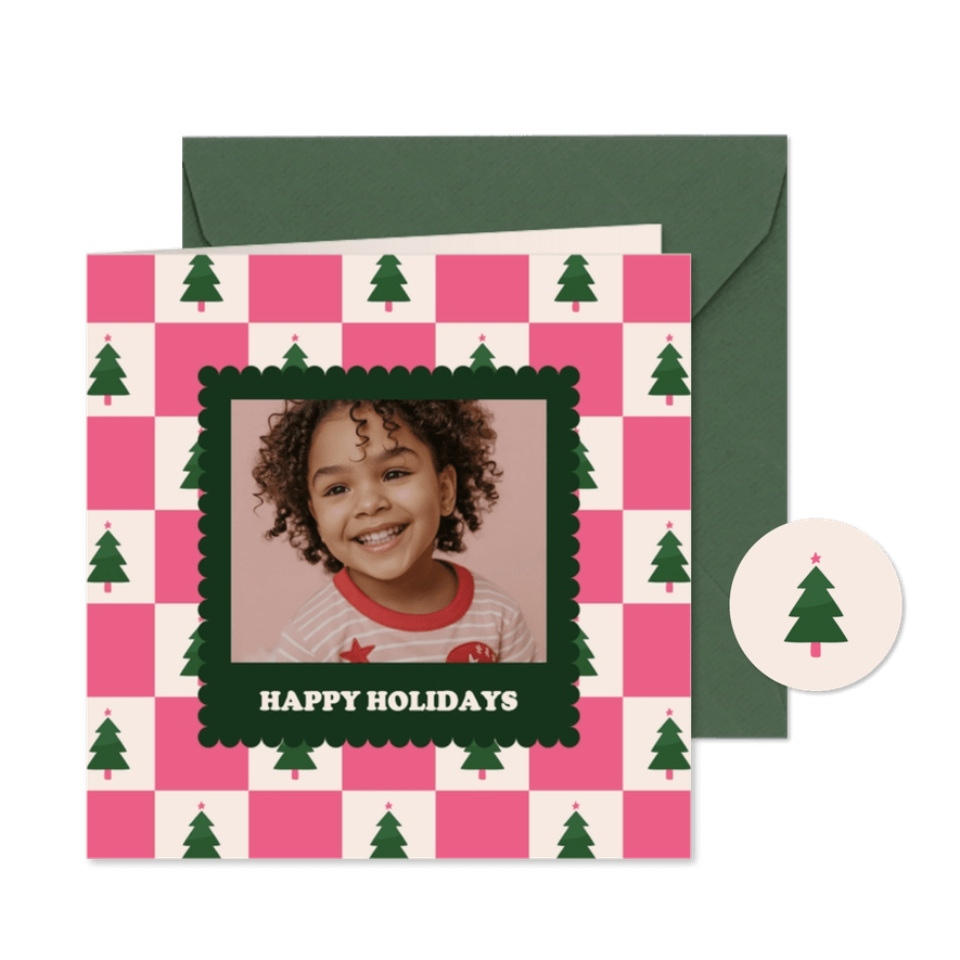 Vrolijke roze foto kerstkaart blokjespatroon met kerstbomen - Kaartimpressie