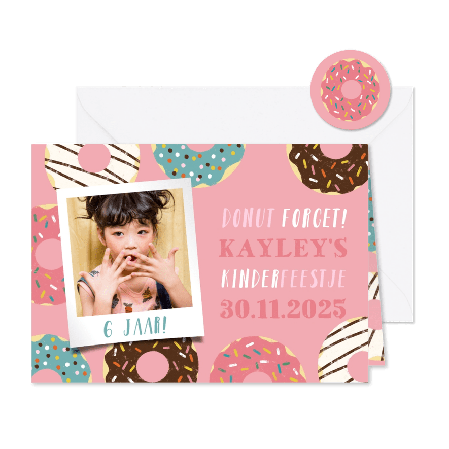 Vrolijke uitnodiging kinderfeestje met donuts en foto's - Kaartimpressie
