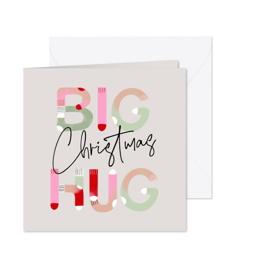 Warme kerstkaart big christmas hug met kerstsokken typo - Kaartimpressie