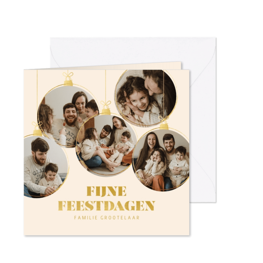 Witte fotocollage kerstkaart met kerstballen en goud - Kaartimpressie