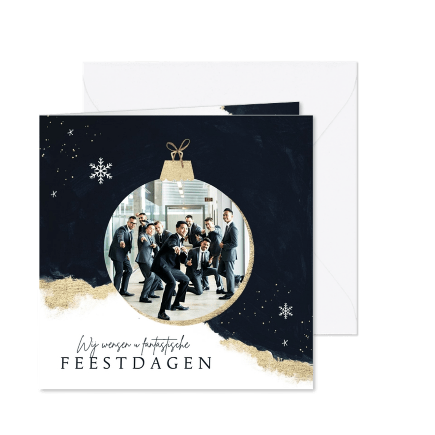 Zakelijke kerstkaart goud kerstbal foto sneeuw - Kaartimpressie