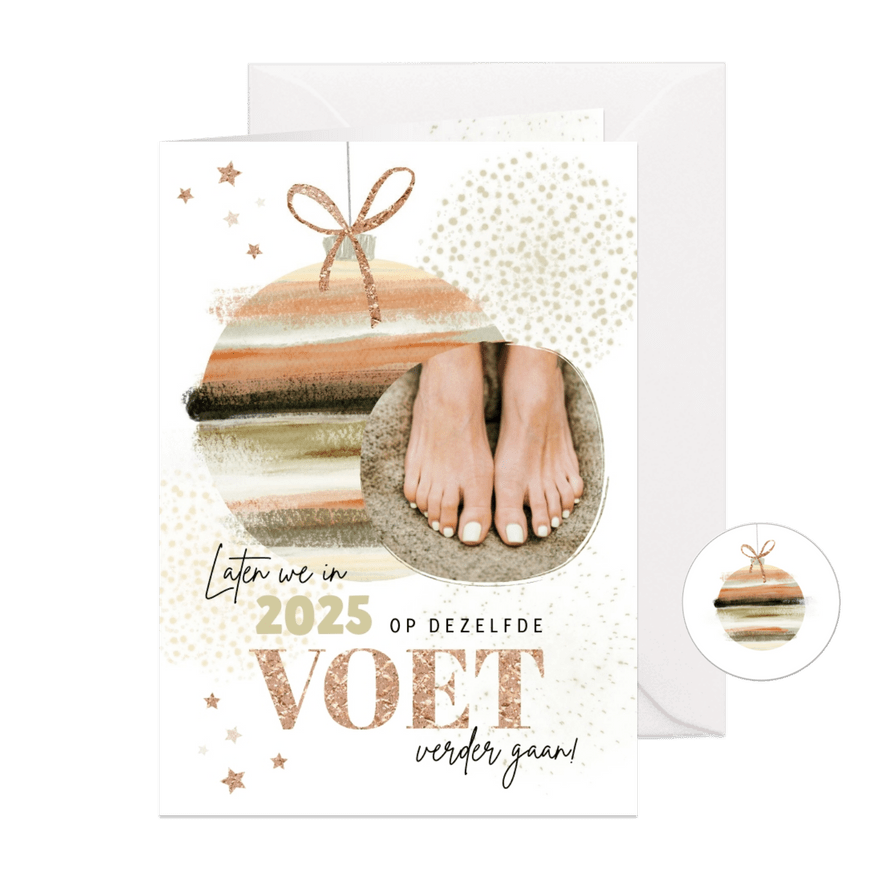 Zakelijke kerstkaart pedicure kerstbal glitters sterren foto - Kaartimpressie